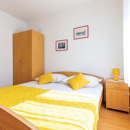 Cozy Apartment In Okrug Donji With Kitchen Donji Okrug  Esterno foto