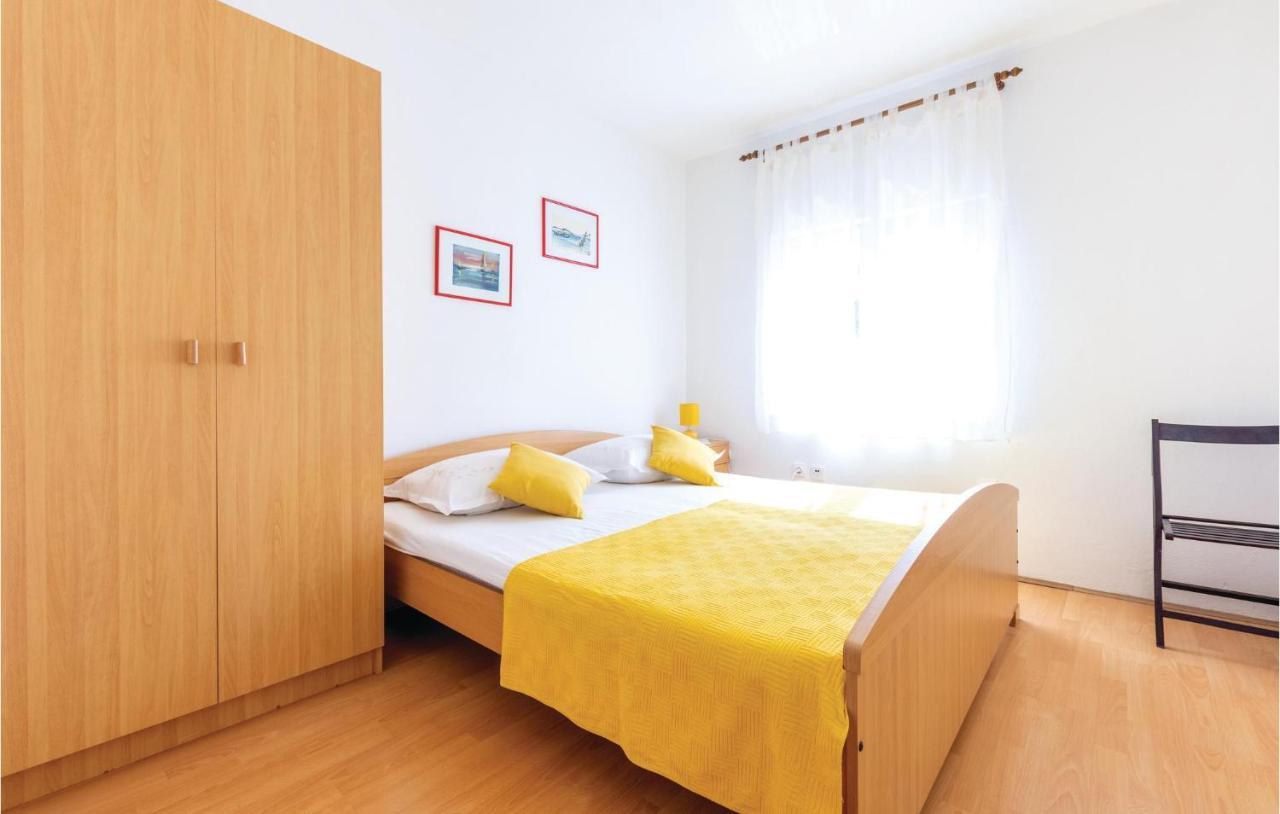 Cozy Apartment In Okrug Donji With Kitchen Donji Okrug  Esterno foto