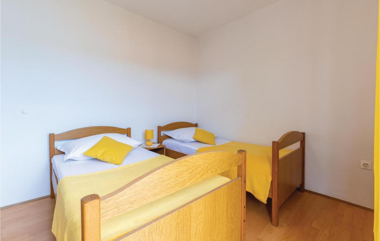Cozy Apartment In Okrug Donji With Kitchen Donji Okrug  Esterno foto